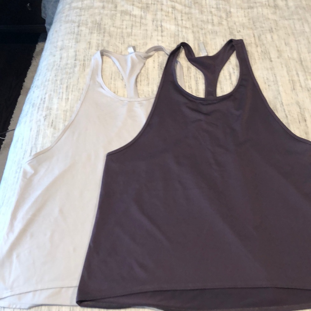 2 fabletics tanks